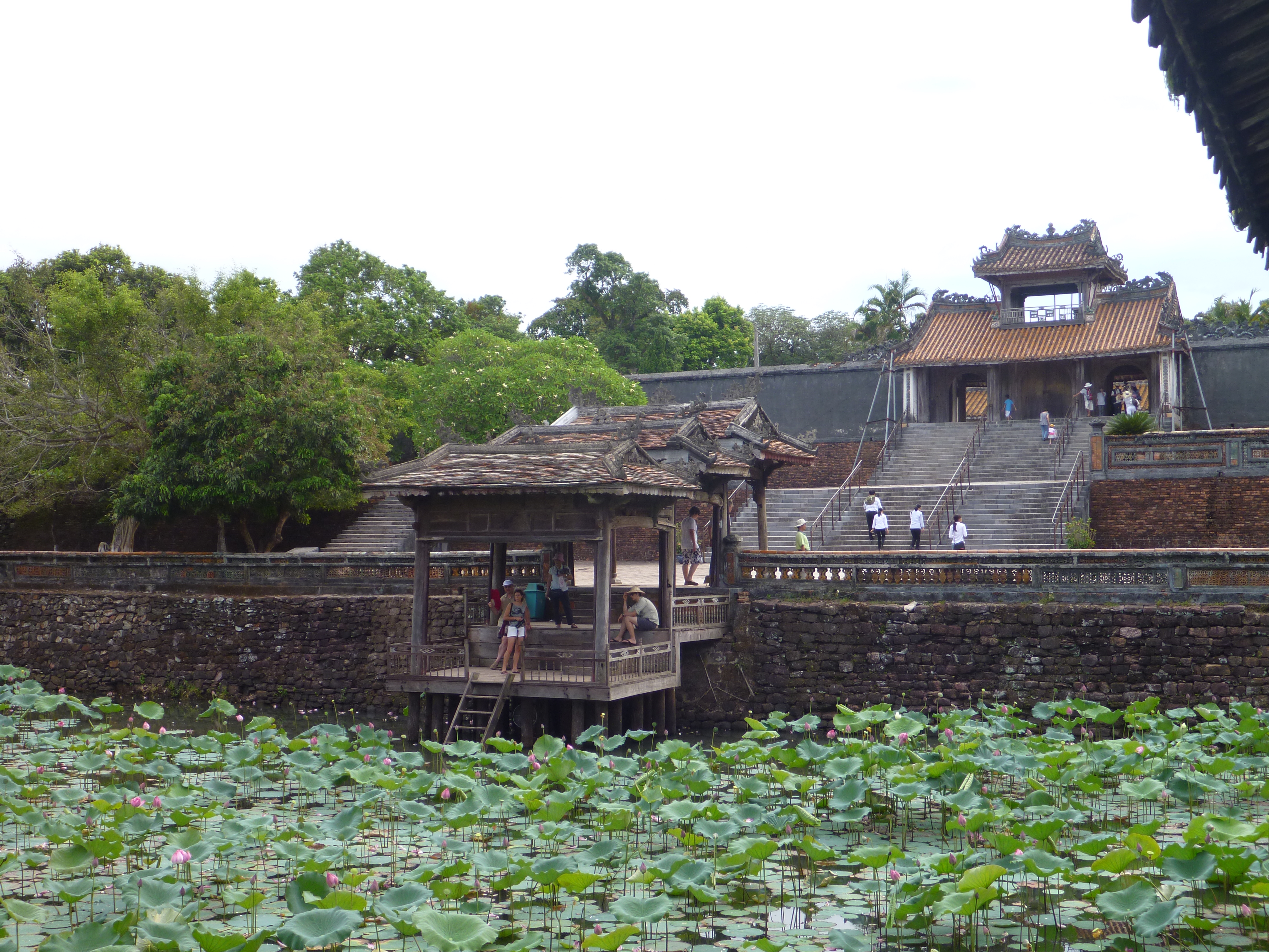 Hue_-_Tomb_of_Emperor_Tu_Duc_-_002
